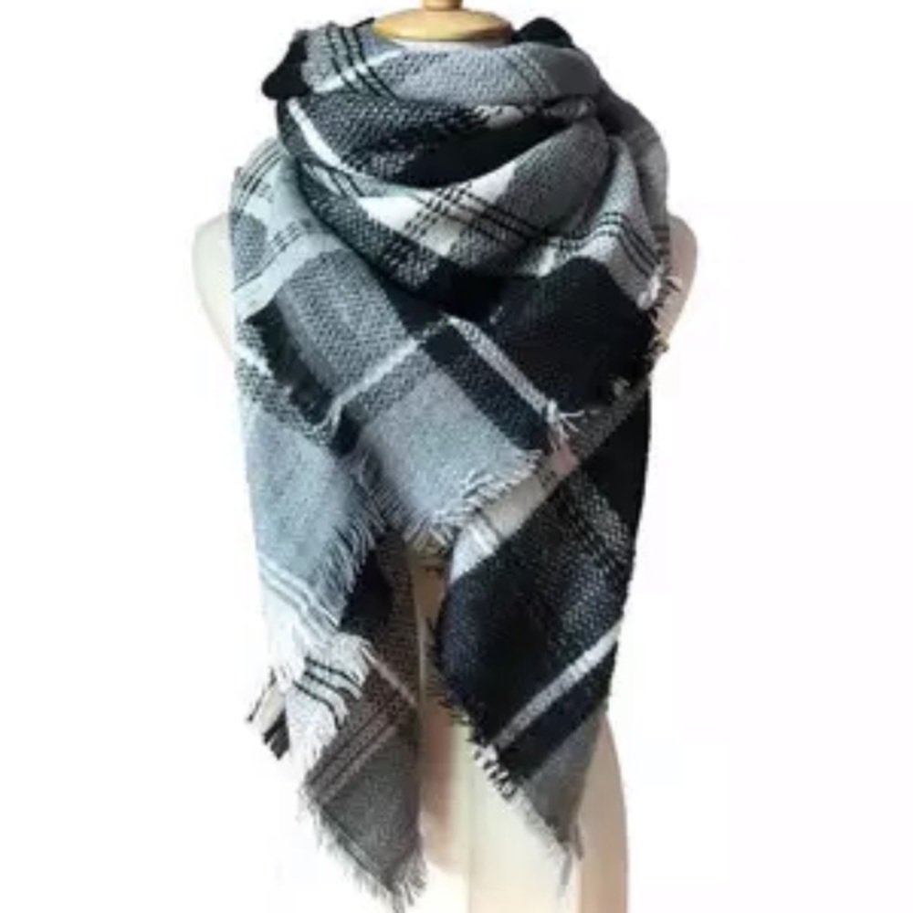 New! Plaid Blanket Scarf - Picture 1 of 3